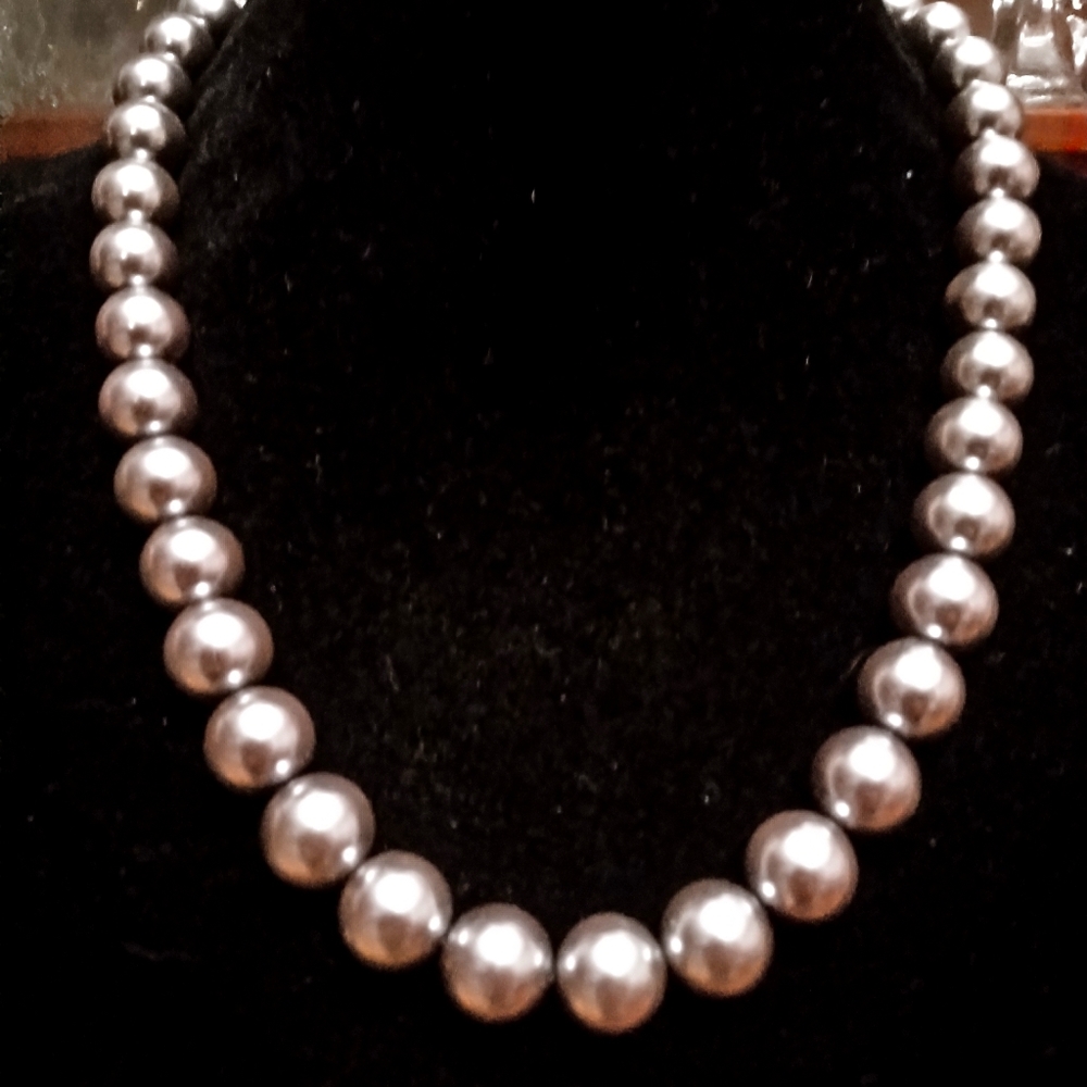 Jones New York signed  chunky necklace